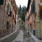 Veronauptoyou *